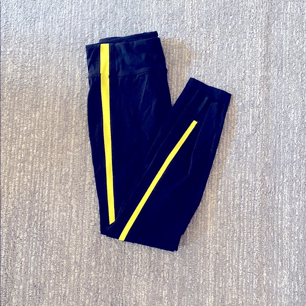 Zyia Active Yellow tape luxe legging sz 6-8 7/8 24 inch inseam
